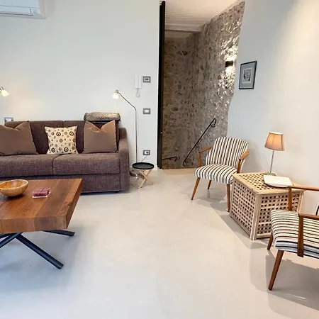 Casa Reni بيت للعطل *
